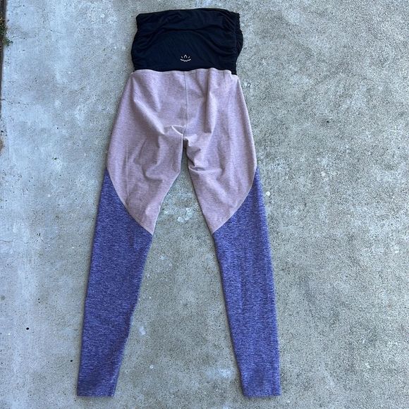 Beyond the Bump Beyond Yoga Maternity Leggings M - Picture 1 of 5
